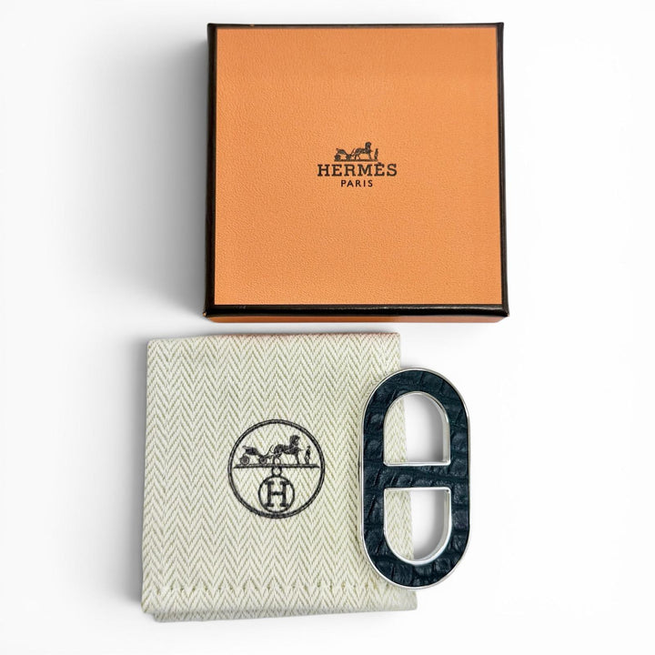未使用品△HERMES エルメス H500393FK89 ブローチ シェーヌ ダンクル アリゲーターマット 現行品 ブラック フランス製 箱・保存袋付き