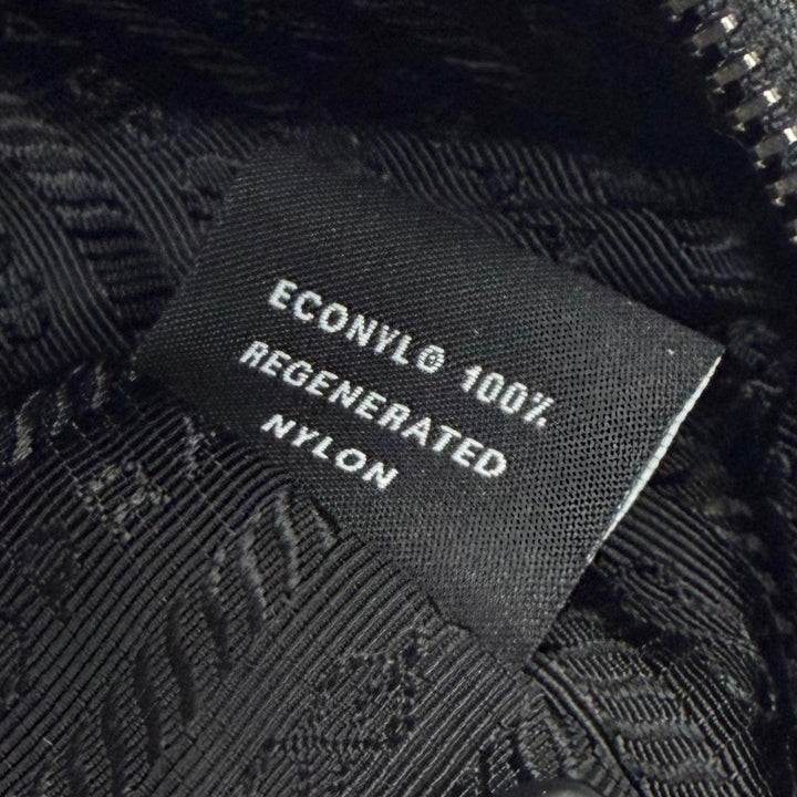 極美品★PRADA プラダ 1N204X Re-Edition 2005 Re-Nylon トライアングルロゴ ハンドバッグ ブラック イタリア製 レディース 箱・保存袋付