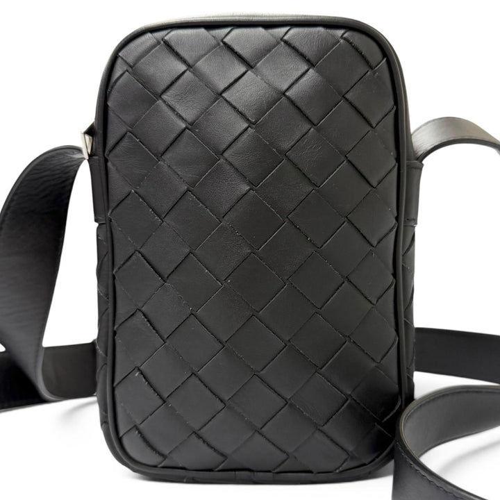 美品□BOTTEGAVENETA ボッテガヴェネタ 743214 レザー イントレチャート フォンポーチ ショルダーバッグ ブラック イタリア製 メンズ