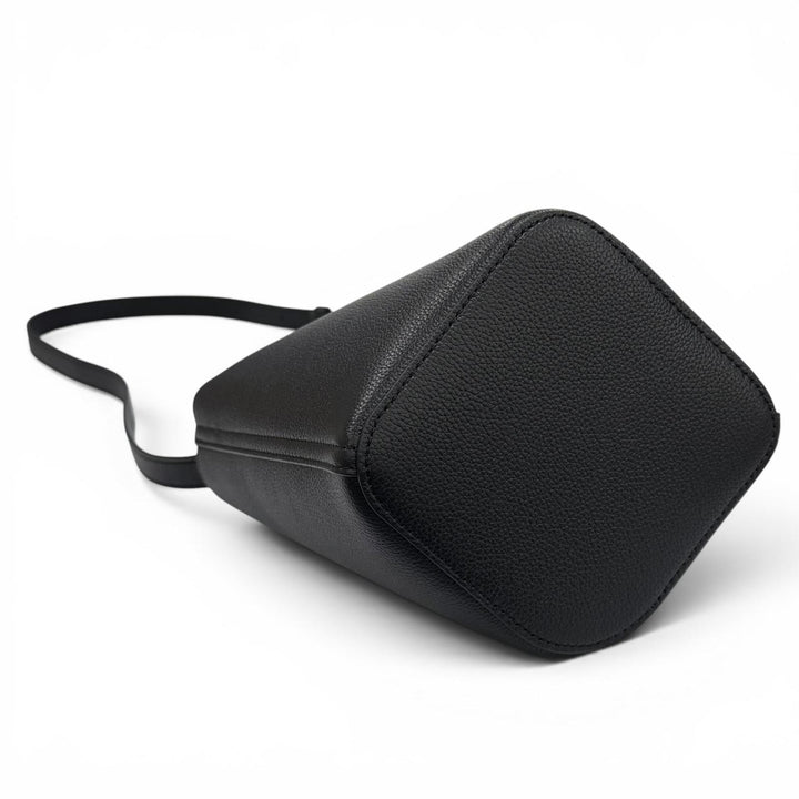 極美品★LOEWE ロエベ AANBBBMX31 ぺブル バケットバッグ ミニ ソフトグレインカーフ アナグラム レザー 2WAY ショルダーバッグ 黒 袋付