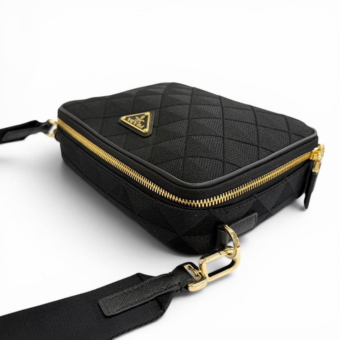 極美品△PRADA プラダ 2VH069 ブリック トライアングルロゴ トライアングルジャガード レザー使い ショルダーバッグ ブラック 保存袋付き