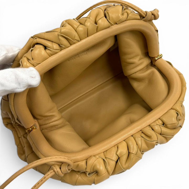 美品★BOTTEGAVENETA ボッテガヴェネタ 585852 イントレチャート ミニ ザ ポーチ レザー ショルダーバッグ ベージュ 伊製 レディース