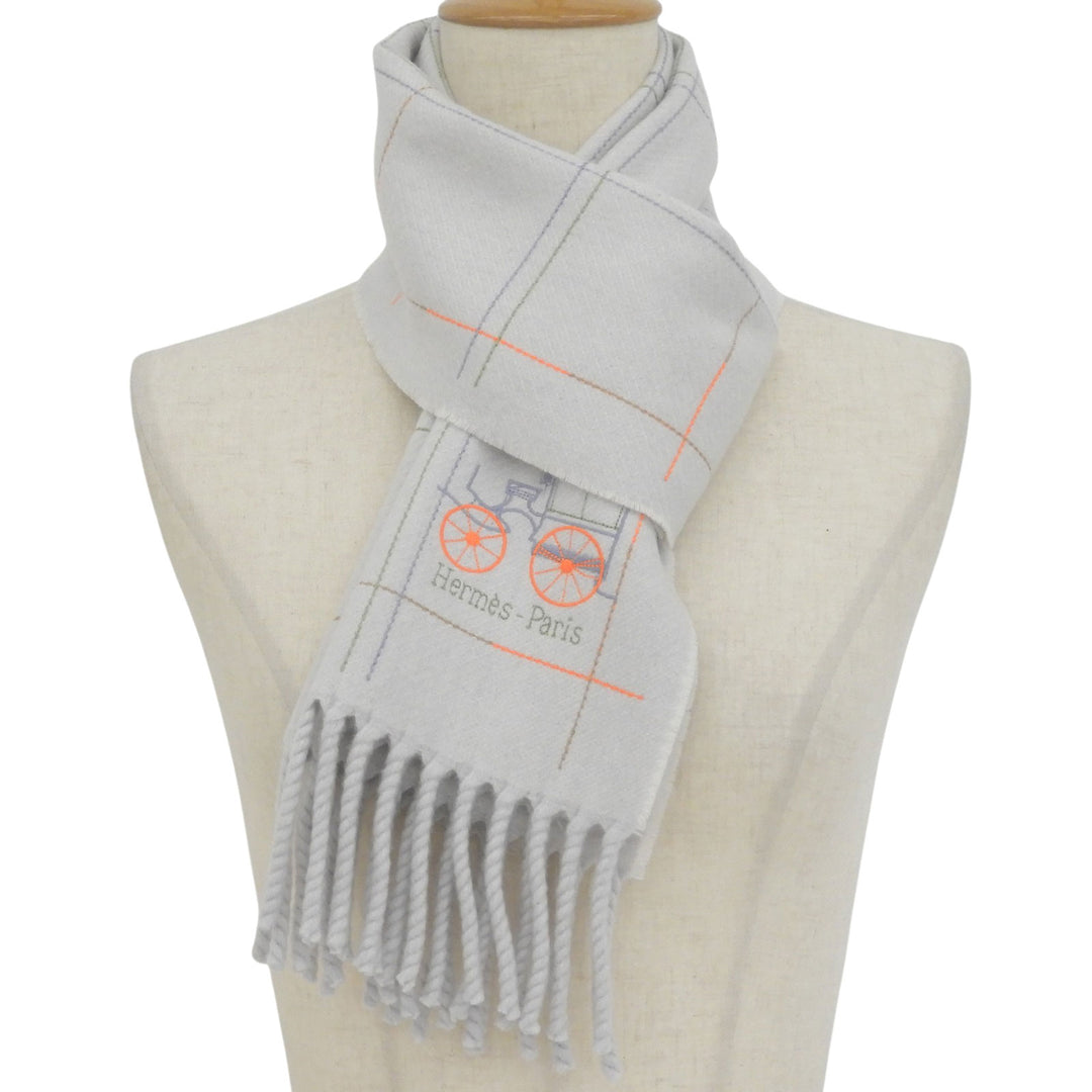 極美品▲HERMES エルメス クラン ブロデ ベルリンヌ カシミヤ100% ロゴ刺繍 フリンジ付き マフラー ライトグレー イタリア製 メンズ