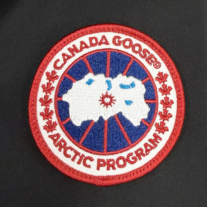 美品◇CANADA GOOSE カナダグース 2300JL CHARLOTTE PARKA ロゴワッペン ファー フード付き ダウンジャケット 黒 M 正規品 レディース