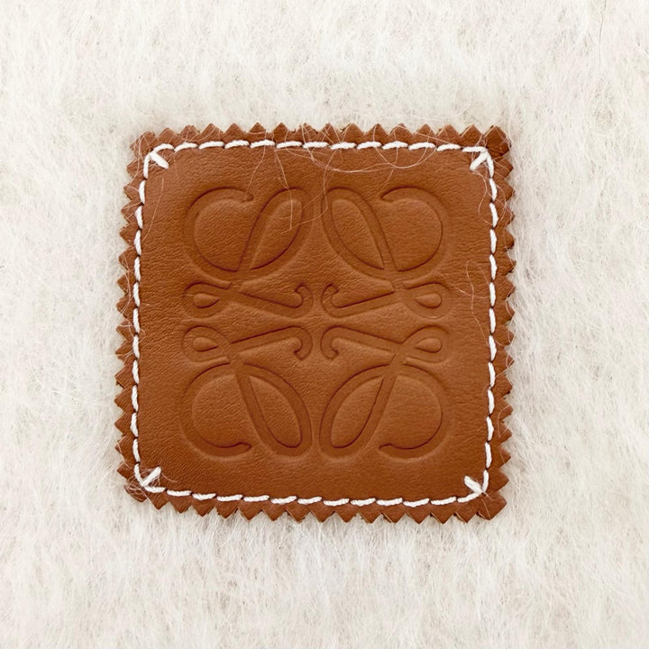 極美品◇LOEWE ロエベ モヘア ウール アナグラムレザーパッチ フリンジ付き マフラー アイボリー スペイン製 正規品 レディース 箱付き