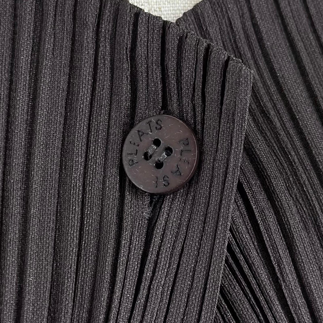 極美品▲PLEATS PLEASE プリーツプリーズ イッセイミヤケ PP31-JO188 ロゴボタン カーディガン チャコールグレー 日本製 正規品 レディース