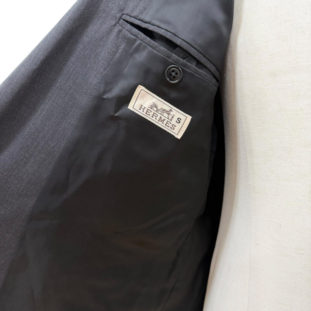 極美品▼HERMES エルメス ウール92% ピークドラペル ダブルブレスト テーラードジャケット ダークグレー 48 イタリア製 メンズ