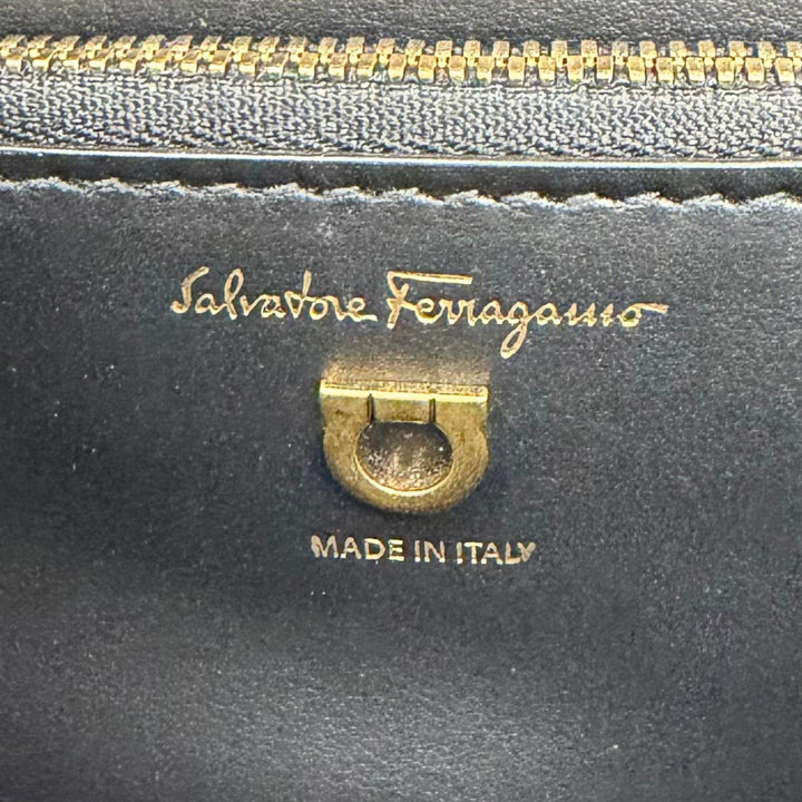 極美品★Salvatore Ferragamo サルヴァトーレフェラガモ ジョアンヌ ガンチーニ カーフ レザー ショルダーバッグ ブラック イタリア製