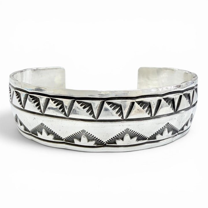美品△Navajo ナホバ族 925 スタンプワーク サンバースト マウンテンパターン バングル ブレスレット シルバー 重量44.01g メンズ