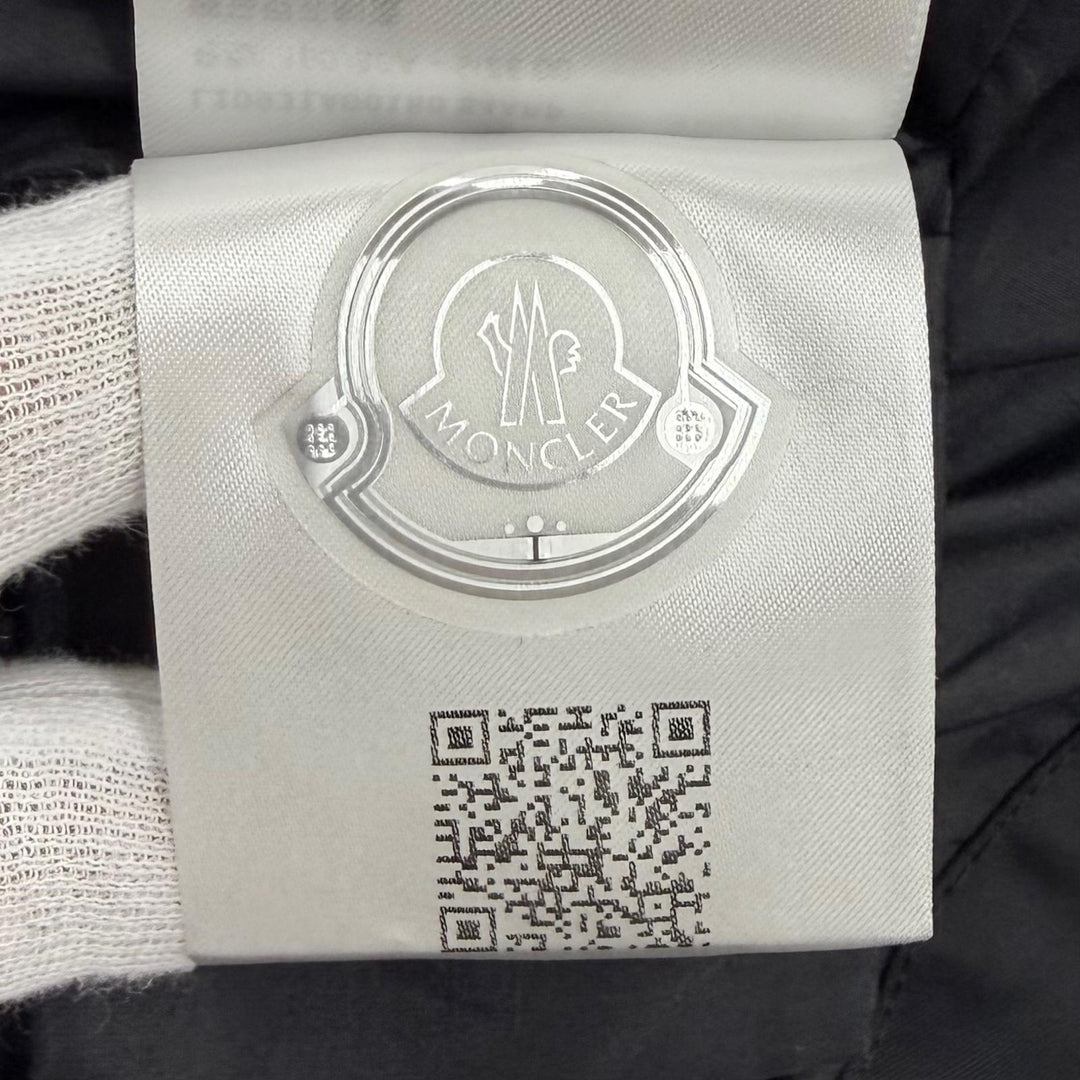 未使用品★MONCLER モンクレール 26SS L10931A00080 GRUISSAN レザーロゴワッペン付 ZIP UP ジャケット ブラック 00 正規品 ハンガー付