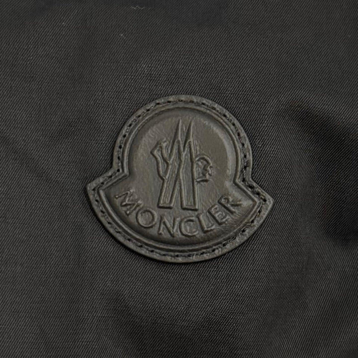 未使用品★MONCLER モンクレール 26SS L10931A00080 GRUISSAN レザーロゴワッペン付 ZIP UP ジャケット ブラック 00 正規品 ハンガー付