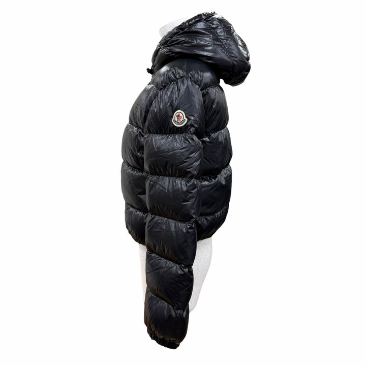 美品☆MONCLER モンクレール 24-25AW J20931A00083 BAYARD ロゴワッペン・フード付 ZIP UP ダウンジャケット 黒 0 正規品 ガーメント付