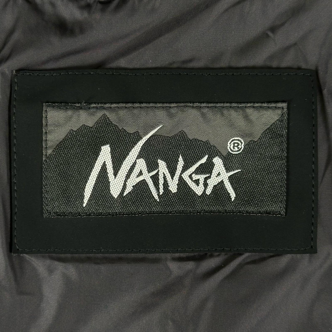 美品▲NANGA ナンガ ロゴ刺繍 ドローコード付 ジップアップ マウンテンジャケット マウンテンパーカー ダークグレー 48 正規品 メンズ