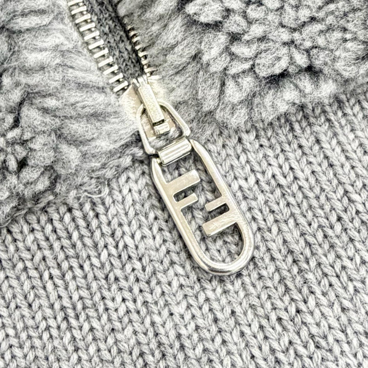 極美品△FENDI フェンディ 2023年 FZC460 ウール100％ FFロゴ ハーフジップ ボア切替 長袖 ニット セーター グレー 44 イタリア製 正規品