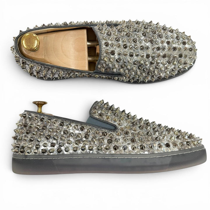 極美品▼Christian Louboutin クリスチャンルブタン ローラーボート スパイク スタッズ レザー スリッポン シルバー グレー 42 メンズ