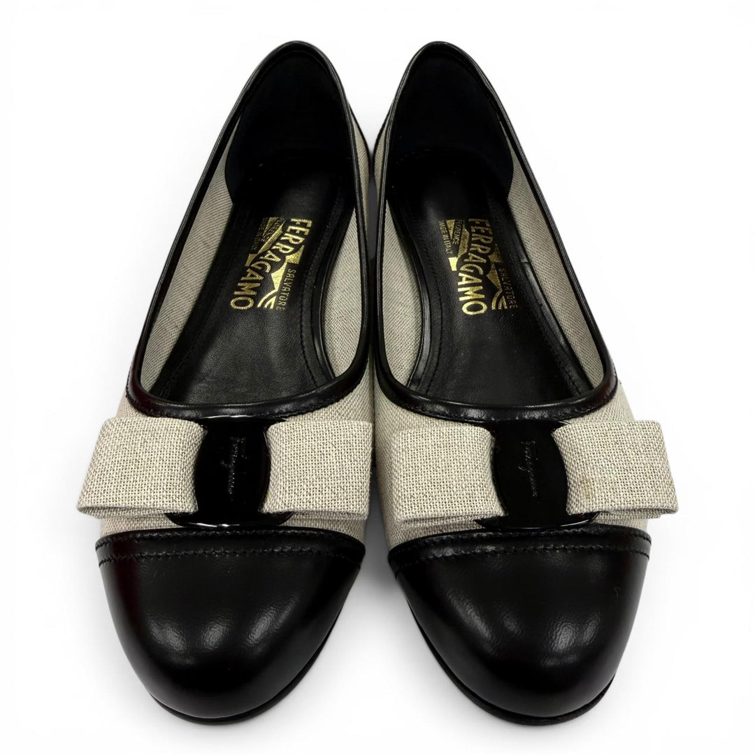 未使用品☆Salvatore Ferragamo サルヴァトーレフェラガモ ヴァラリボン キャンバス レザー使い フラットパンプス ブラック 8 箱・保袋付