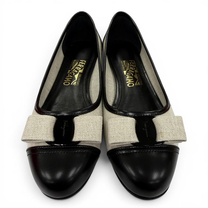 未使用品☆Salvatore Ferragamo サルヴァトーレフェラガモ ヴァラリボン キャンバス レザー使い フラットパンプス ブラック 8 箱・保袋付
