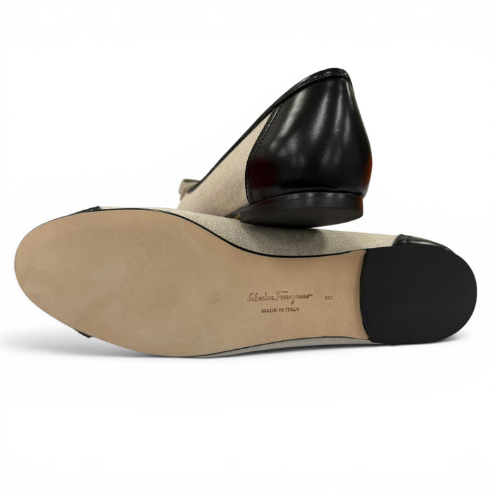 未使用品☆Salvatore Ferragamo サルヴァトーレフェラガモ ヴァラリボン キャンバス レザー使い フラットパンプス ブラック 8 箱・保袋付