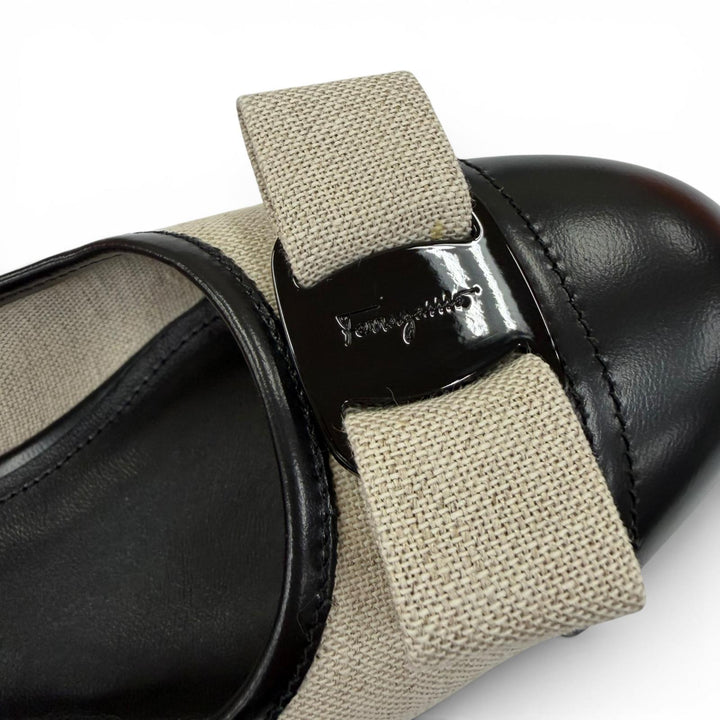 未使用品☆Salvatore Ferragamo サルヴァトーレフェラガモ ヴァラリボン キャンバス レザー使い フラットパンプス ブラック 8 箱・保袋付
