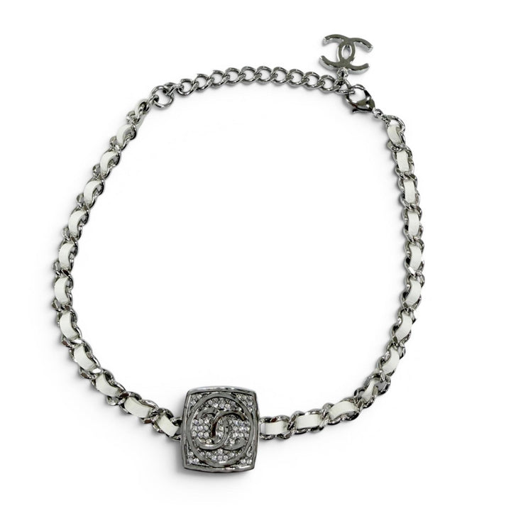 極美品☆CHANEL シャネル 2025年製 B25C ココマーク ラインストーン レザー使い ネックレス チョーカー シルバー ホワイト イタリア製