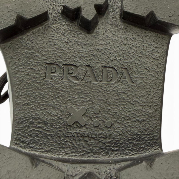 美品☆PRADA プラダ 1E254N モノリス トライアングルロゴ ブラッシュドレザー ダービーシューズ ブラック 35.5 イタリア製 箱・保存袋付