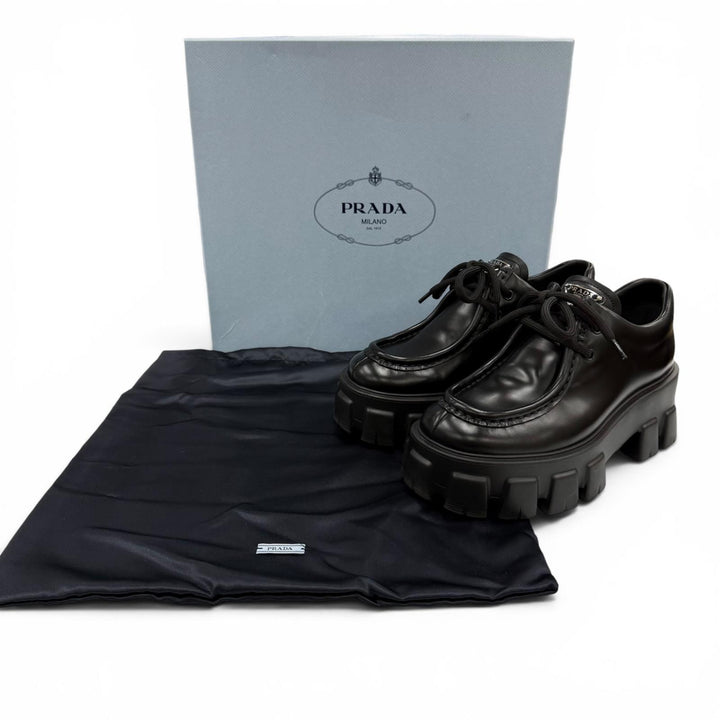 美品☆PRADA プラダ 1E254N モノリス トライアングルロゴ ブラッシュドレザー ダービーシューズ ブラック 35.5 イタリア製 箱・保存袋付
