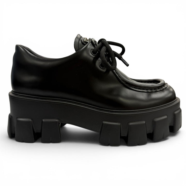 美品☆PRADA プラダ 1E254N モノリス トライアングルロゴ ブラッシュドレザー ダービーシューズ ブラック 35.5 イタリア製 箱・保存袋付
