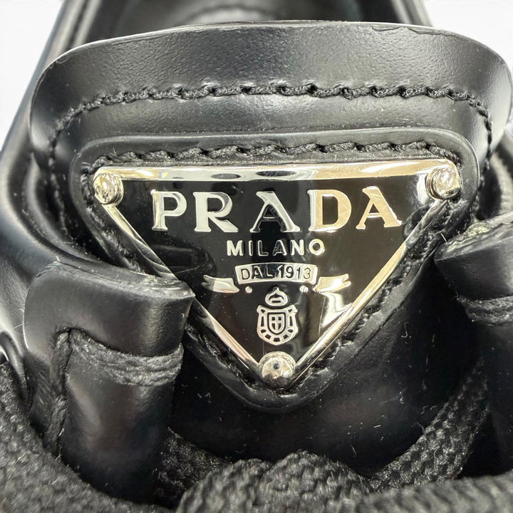 美品☆PRADA プラダ 1E254N モノリス トライアングルロゴ ブラッシュドレザー ダービーシューズ ブラック 35.5 イタリア製 箱・保存袋付
