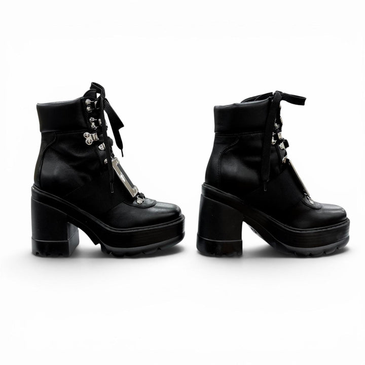 極美品◇ROGER VIVIER ロジェヴィヴィエ VIV UTILITY BOOTIE 85 レザー ショートブーツ ブラック シルバー金具 35 イタリア製 レディース