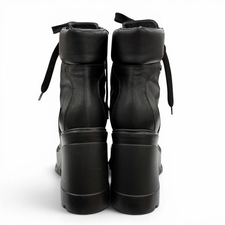 極美品◇ROGER VIVIER ロジェヴィヴィエ VIV UTILITY BOOTIE 85 レザー ショートブーツ ブラック シルバー金具 35 イタリア製 レディース