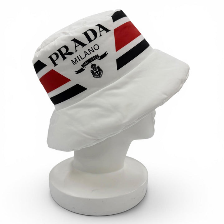極美品☆PRADA プラダ 1HC248 NYLON PADDED HAT ロゴデザイン バケットハット パデットハット ホワイト M イタリア製 正規品 レディース