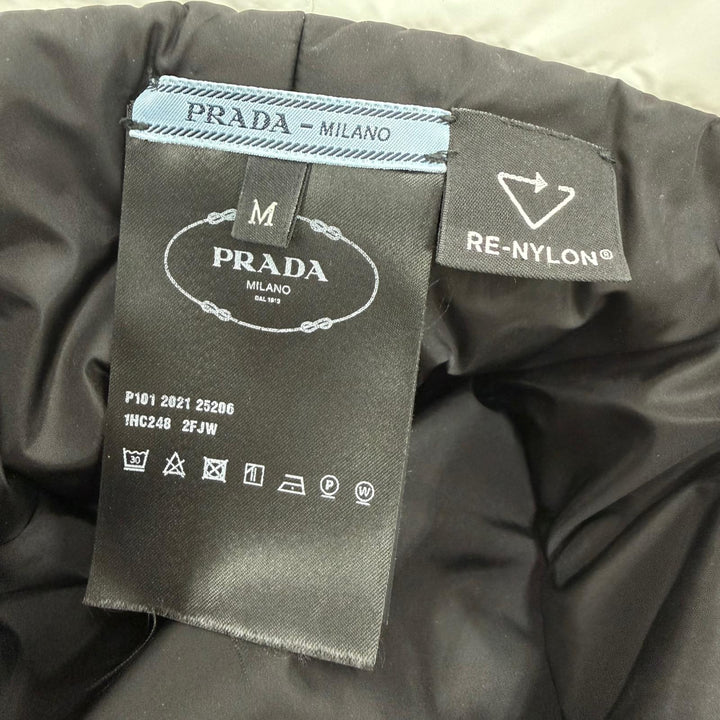 極美品☆PRADA プラダ 1HC248 NYLON PADDED HAT ロゴデザイン バケットハット パデットハット ホワイト M イタリア製 正規品 レディース
