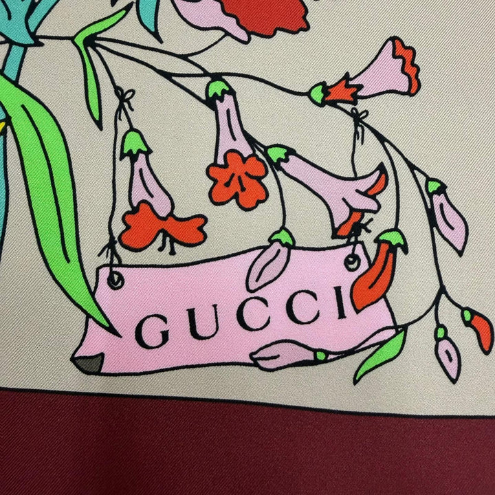 未使用品☆GUCCI グッチ 854039 Gucci Besties プリント シルクツイル スカーフ シルク100％ 現行品 スカーフ ボルドー 90×90cm 正規品