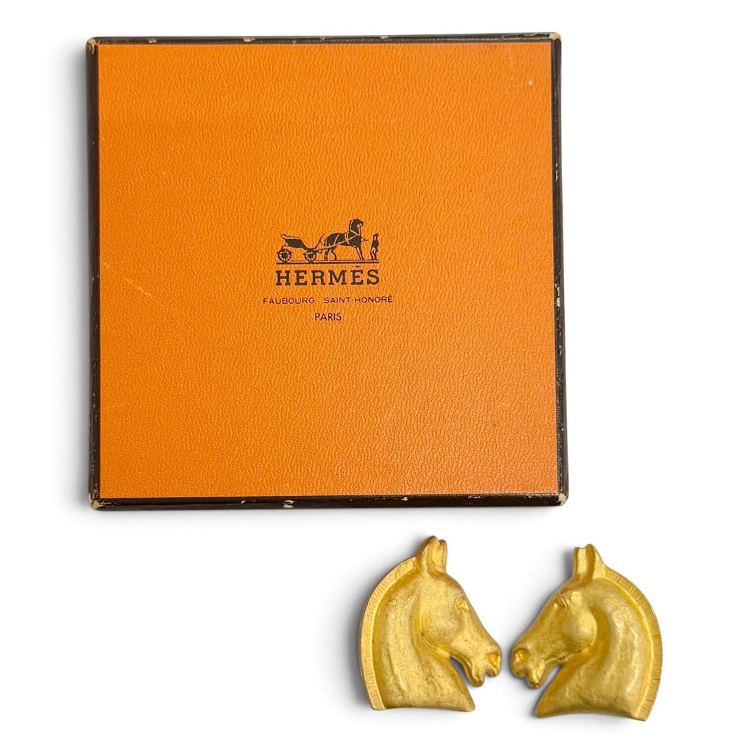美品△HERMES エルメス ヴィンテージ シュバル ホースヘッド 馬 イヤリング アクセサリー 両耳用 ゴールド レディース 重厚感