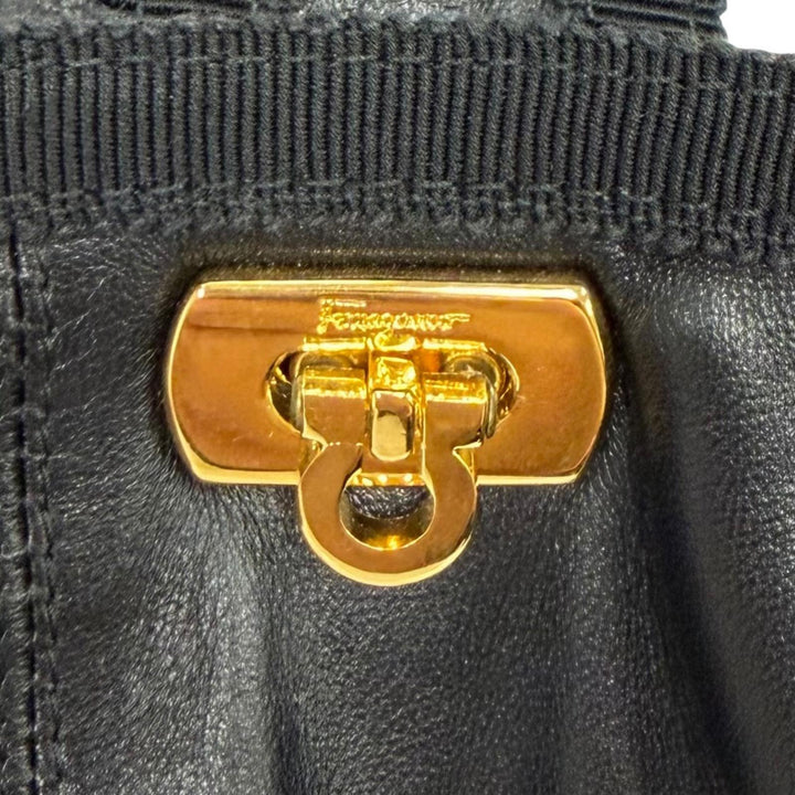 極美品★Salvatore Ferragamo サルヴァトーレフェラガモ ガンチーニ ノースリーブ レザー ワンピース ブラック 42 イタリア製 レディース