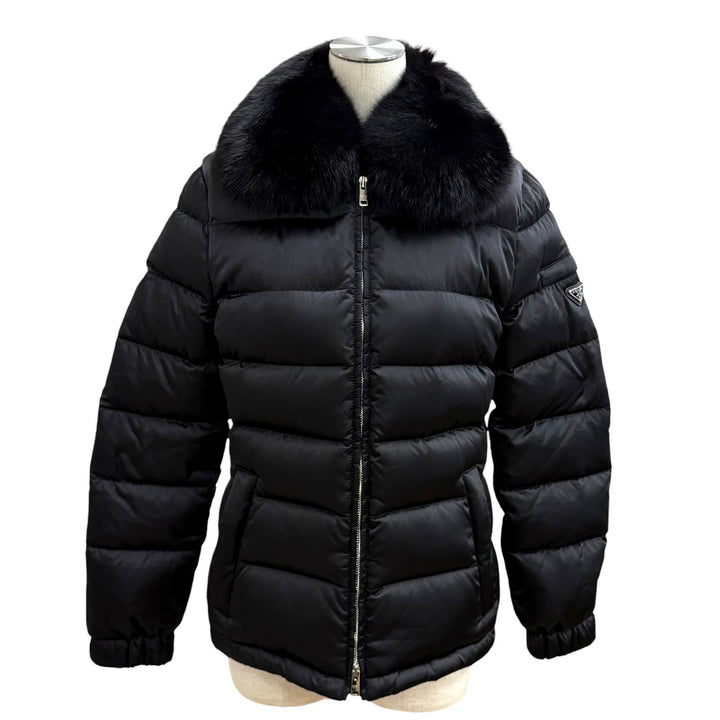 美品★PRADA プラダ 28B061 FOXファー トライアングルロゴプレート ZIP UP ダウンジャケット ブラック 40 正規品 レディース
