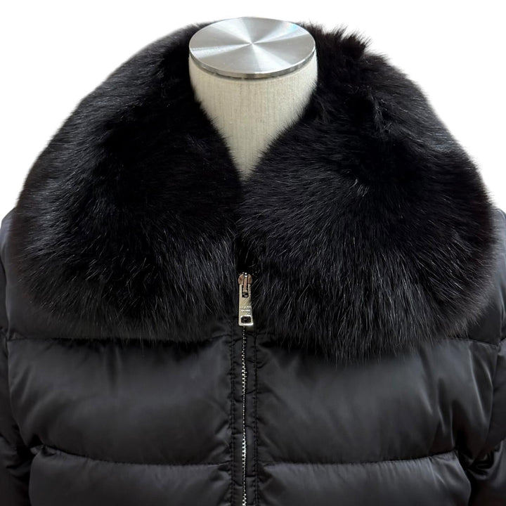 美品★PRADA プラダ 28B061 FOXファー トライアングルロゴプレート ZIP UP ダウンジャケット ブラック 40 正規品 レディース