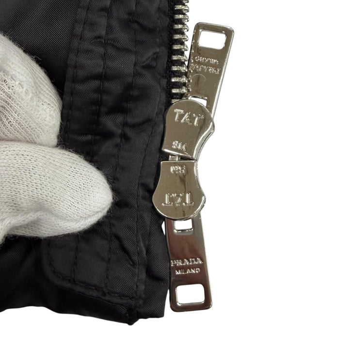 美品★PRADA プラダ 28B061 FOXファー トライアングルロゴプレート ZIP UP ダウンジャケット ブラック 40 正規品 レディース