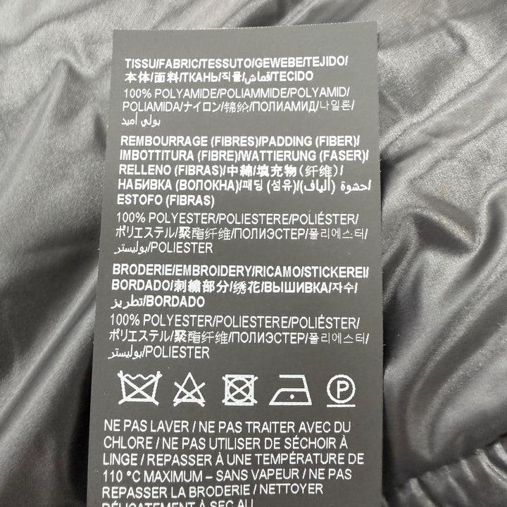 極美品□SAINT LAURENT PARIS サンローランパリ 23AW 758264 カサンドラ 中綿入り アノラックパーカー ブラック 52 イタリア製 正規品
