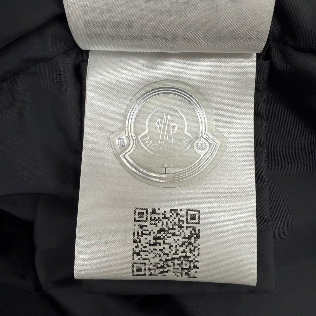 極美品▼MONCLER モンクレール 24-25AW MASAC ロゴワッペン フーデッド ZIP ダウンジャケット 4 正規品 メンズ ガーメント・ハンガー付き