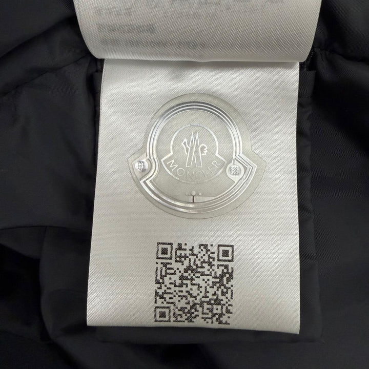 極美品▼MONCLER モンクレール 24-25AW MASAC ロゴワッペン フーデッド ZIP ダウンジャケット 4 正規品 メンズ ガーメント・ハンガー付き