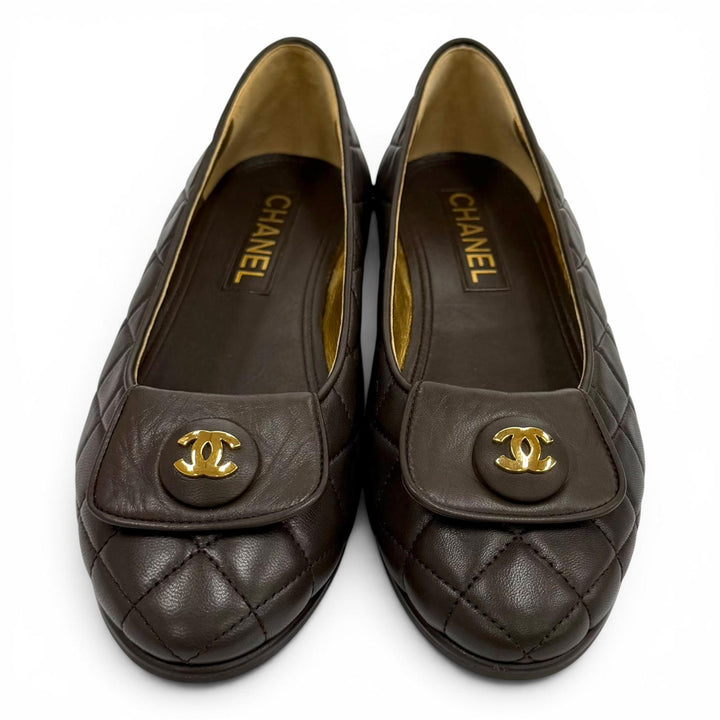 美品★CHANEL シャネル 23A G45047 バレリーナ ココマーク マトラッセ バレエシューズ ブラウン ゴールド金具 37 イタリア製 保存袋付き