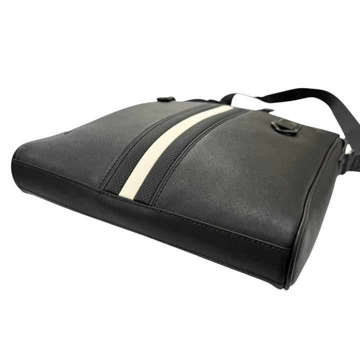 極美品□BALLY バリー MECOY メコイ バリーストライプ ボヴィンレザー ロゴ入り クロスボディバッグ ショルダーバッグ ブラック メンズ