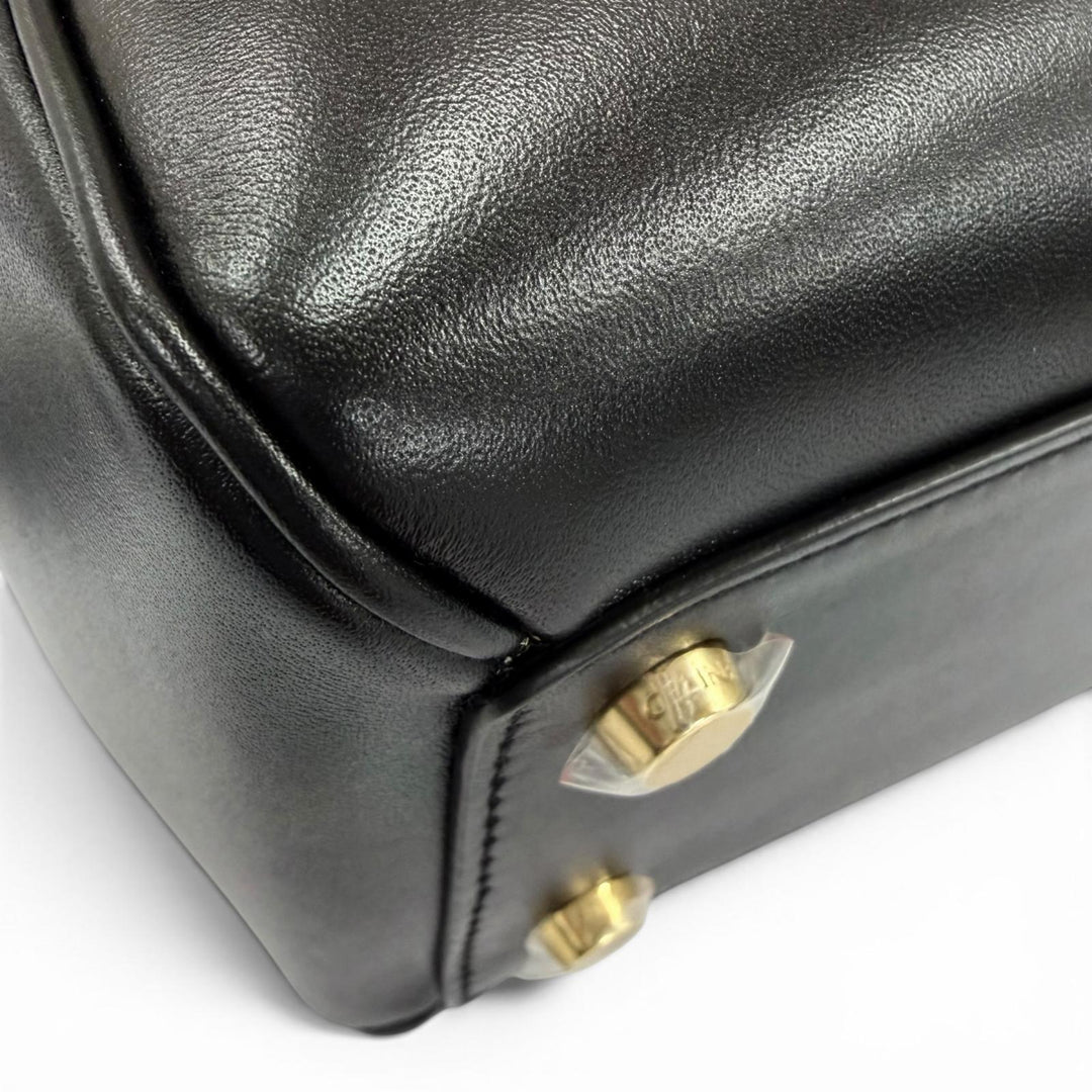 美品☆CELINE セリーヌ スモール 16 セーズ サチネイテッドカーフスキン 2WAY ハンドバッグ ショルダーバッグ ブラック 定価616000円