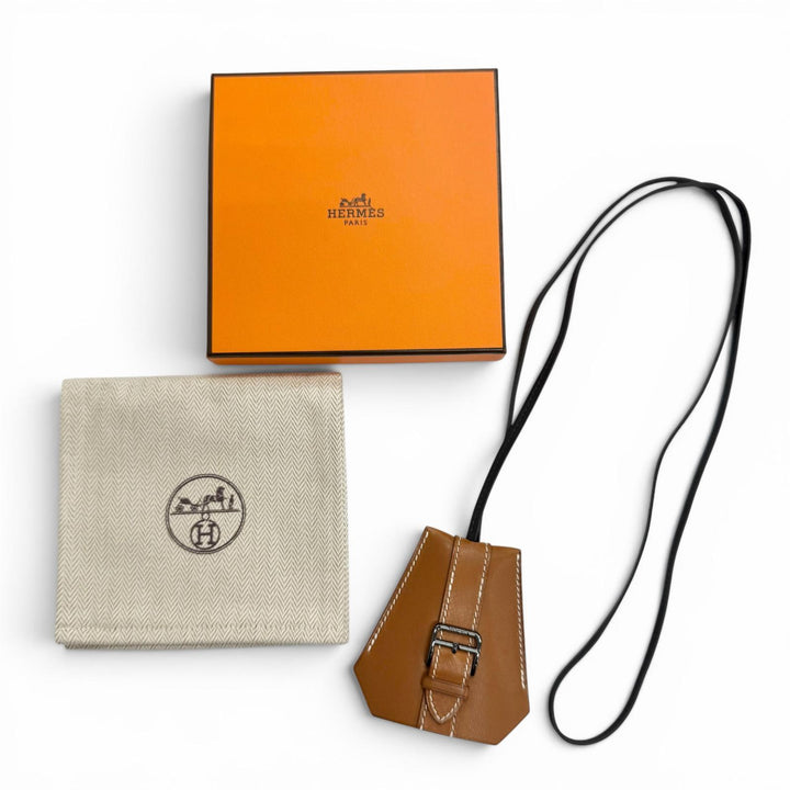 極美品△HERMES エルメス クロシェット バックル ロングネックレス レザー フォーヴ ブラック シルバー金具 K刻印 現行品 定価204600円