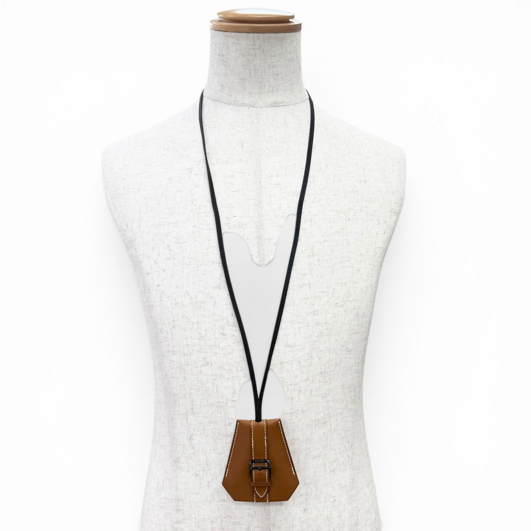 極美品△HERMES エルメス クロシェット バックル ロングネックレス レザー フォーヴ ブラック シルバー金具 K刻印 現行品 定価204600円