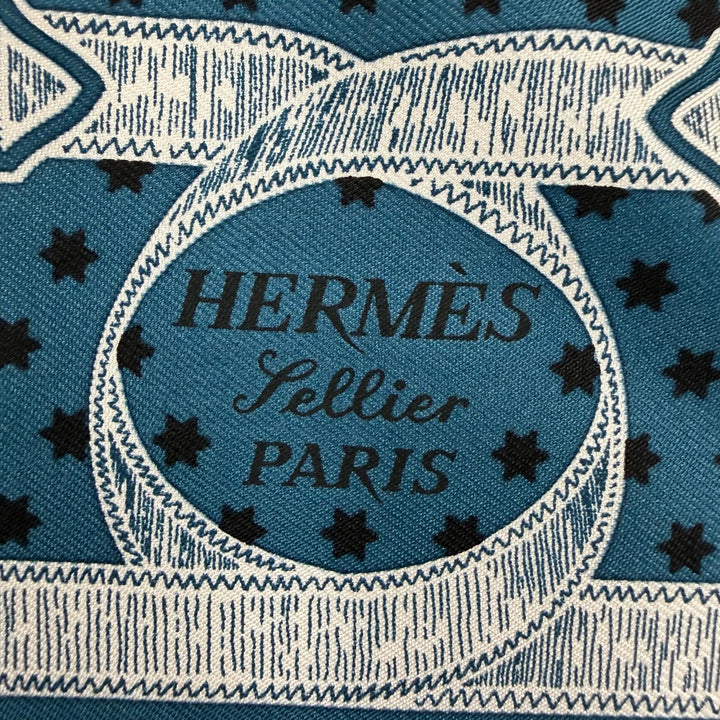 極美品☆HERMES エルメス カレ55 エプロン・ドール・バンダナ シルク100％ スカーフ ブルー系 フランス製 レディース 箱付き