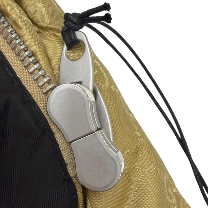 未使用品□GUCCI グッチ 590744 ロゴ総柄 サイドライン フーデッド ダウンコート ベージュ ネイビー レッド 44 イタリア製 正規品 メンズ