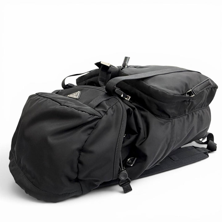 極美品△PRADA プラダ 2VZ019 トライアングルロゴ Re-Nylon レザー使い リュックサック デイパック ブラック 定価616000円 保存袋付き