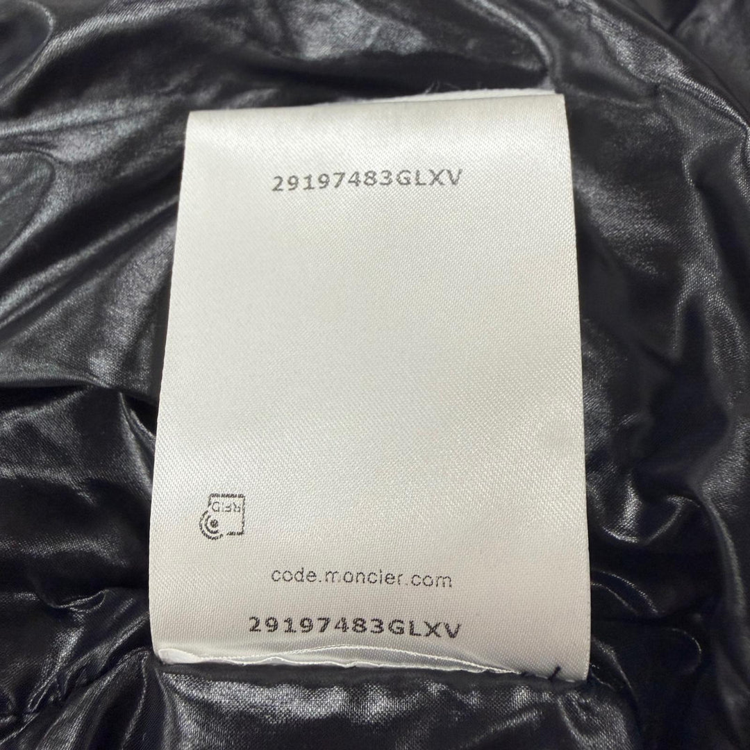 美品▼MONCLER モンクレール 2025年製 MADEIRA ロゴワッペン付き フーデッド ダブルジップアップ ダウンジャケット ブラック 2 正規品